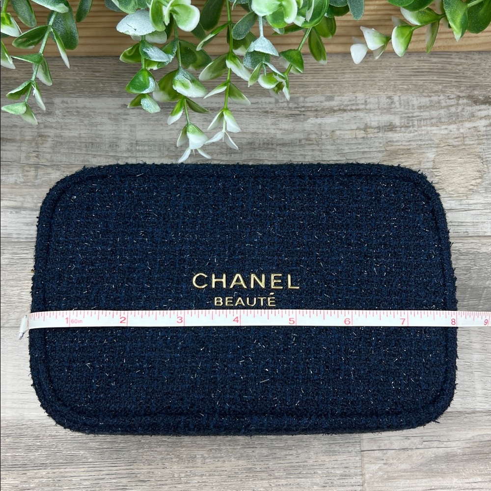 CHANEL Beauty Makeup Bag 2025 HOLIDAY LIMITED EDITION NIB AUTHENTIC - Picture 15 of 16